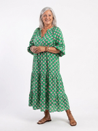 Fiora | Floral Print V-Ausschnitt Stufen Midi Kleid – Isabels Modehaus (Bild 4)