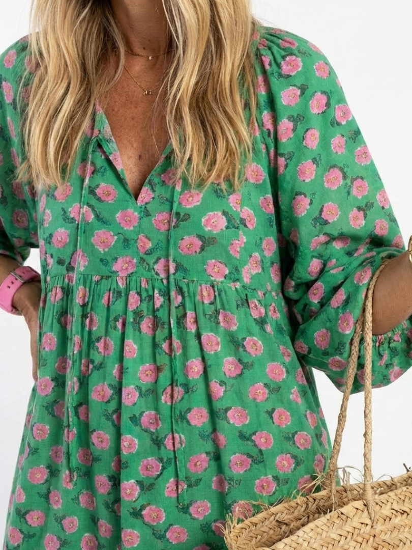 Fiora | Floral Print V-Ausschnitt Stufen Midi Kleid – Isabels Modehaus (Bild 2)
