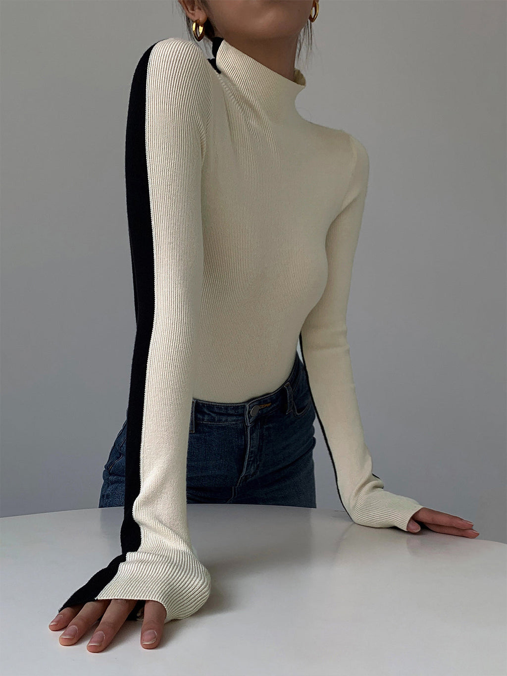 Kiara | Zweifarbiger Feinstrickpullover