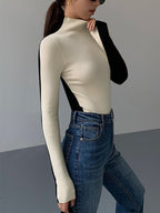 Kiara | Zweifarbiger Feinstrickpullover