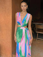Nali | Maxikleid mit Twist-Detail, Cut-outs und Batikmuster – ärmellos