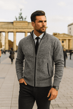 Leon | Strickpullover mit Reißverschluss und Taillierung – Isabels Modehaus