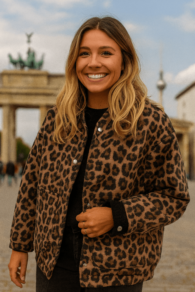 Riva | Jacke mit wildem Leopardenmuster – Isabels Modehaus