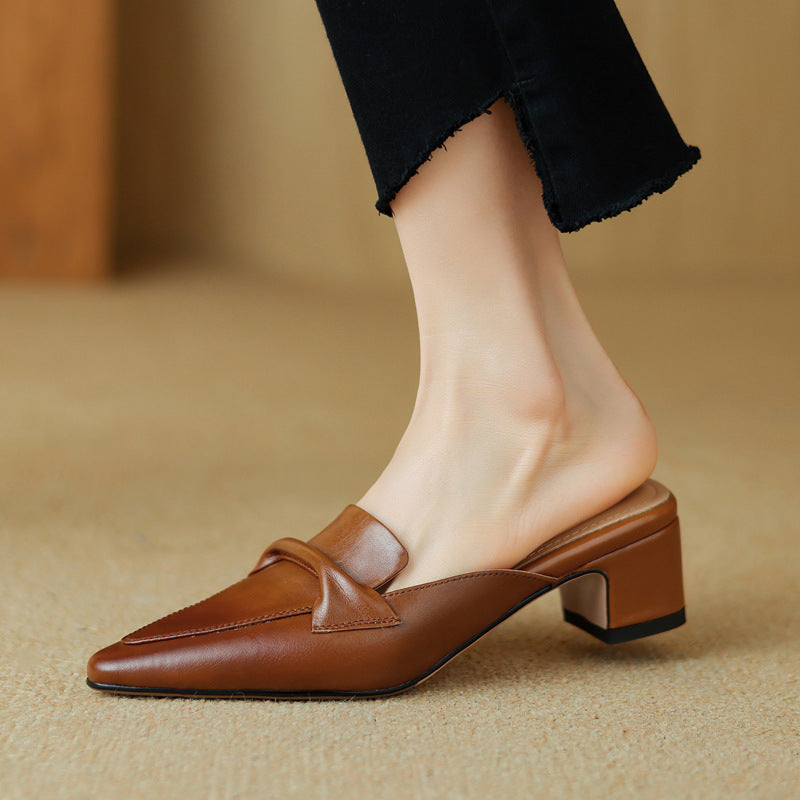 Marloe Spitz zulaufende Leder-Mules – Isabels Modehaus