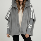 Alessandra | Weiche Jacke mit Kapuze und Reißverschluss – Isabels Modehaus (Bild 6)